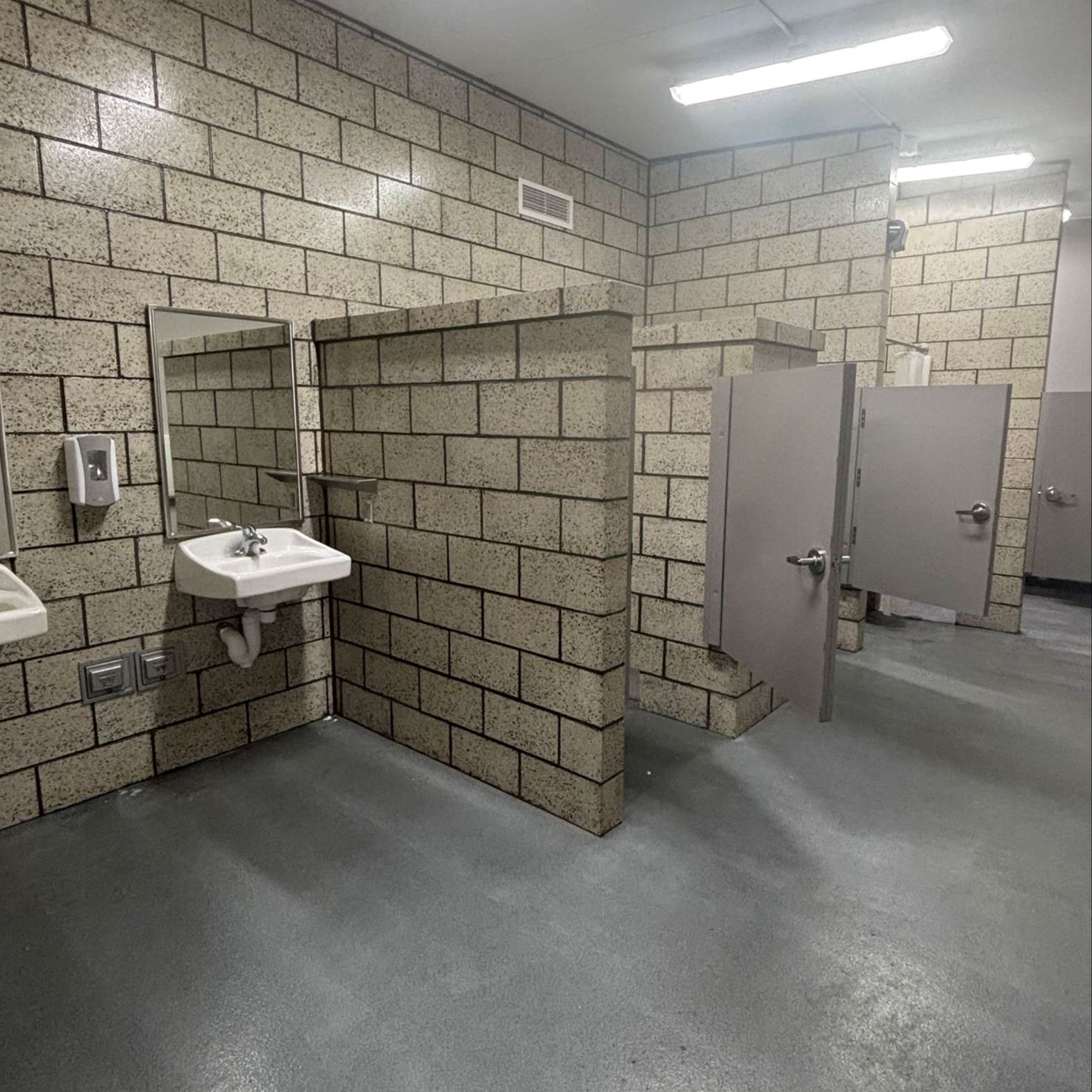 20250811_181512419_iOS